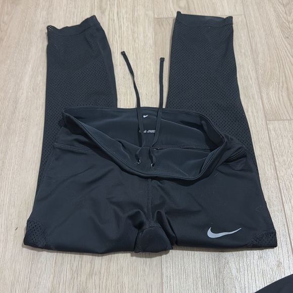 Nike Capri Dri-Fit Leggingsgs - Picture 3 of 3